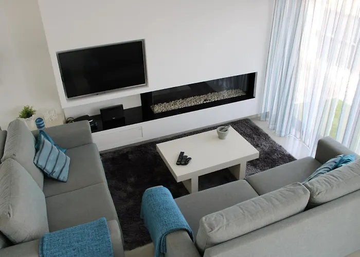 Deluxe - By Sch Villa