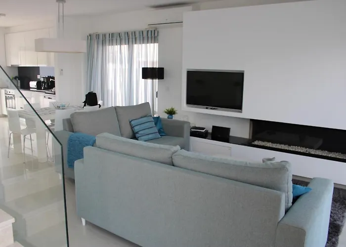 Villa Deluxe - By Sch Salir de Porto